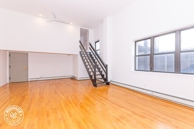 Building Photo - 1535 Decatur St