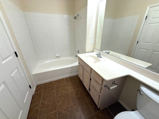 Building Photo - SPACIOUS 3BED/2BA CONDO ON THE 2ND FLOOR IN NORTH SUMMERLIN!