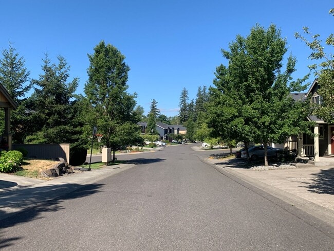 Building Photo - Townhome in Highly desired  Camas -Lacamas...