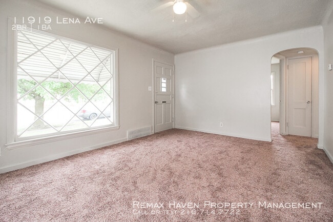 Building Photo - 11919 Lena Ave