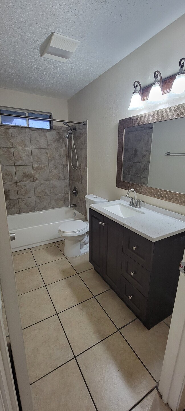 Building Photo - 5244 Larcade Dr