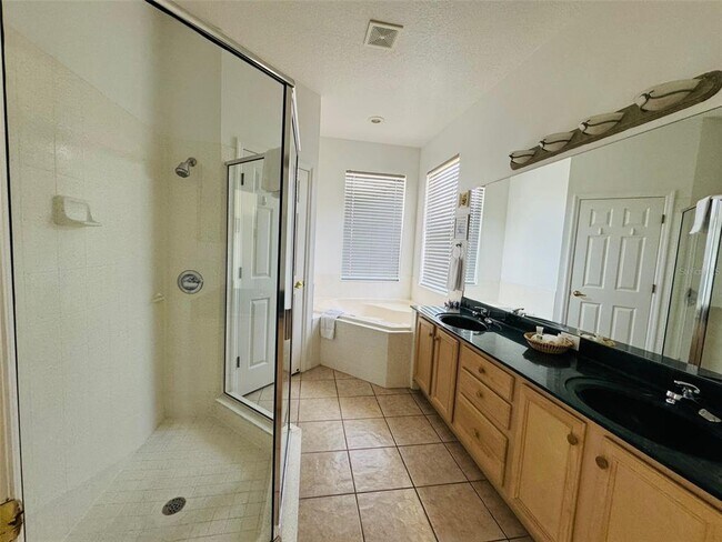 Building Photo - 400 Montara Dr