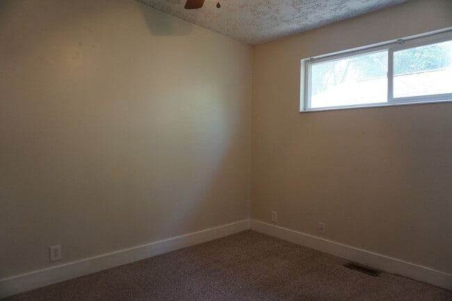 Building Photo - 408-410 E. Granite Ave.