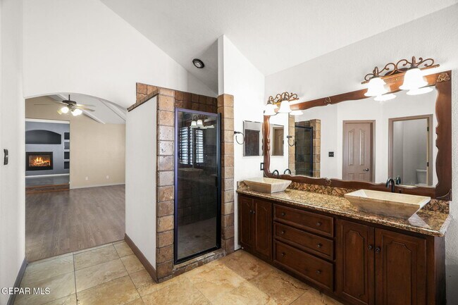 Building Photo - 695 Paseo del Mar Dr
