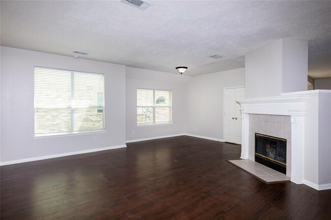 Building Photo - 3915 Lauderwood Ln