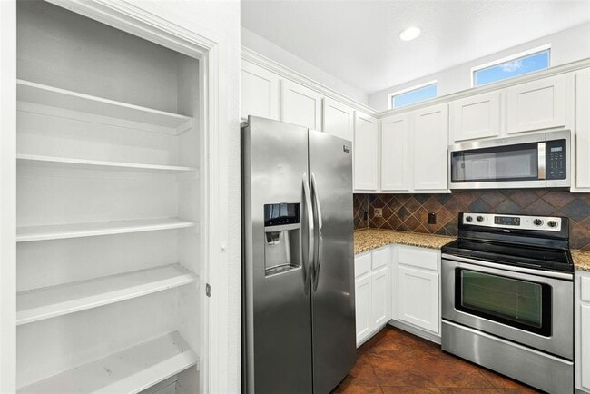 Building Photo - 430 Old Fitzhugh Rd