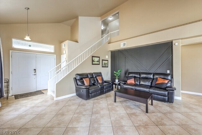 Building Photo - 1918 Pintura Cir