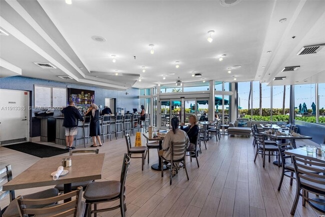 Building Photo - 16485 Collins Ave