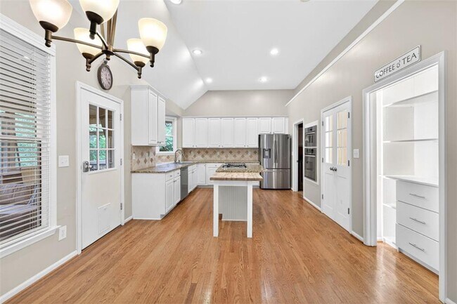 Building Photo - 4582 Campenille Ct
