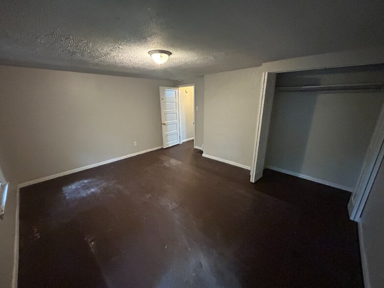Building Photo - 4467 5th St