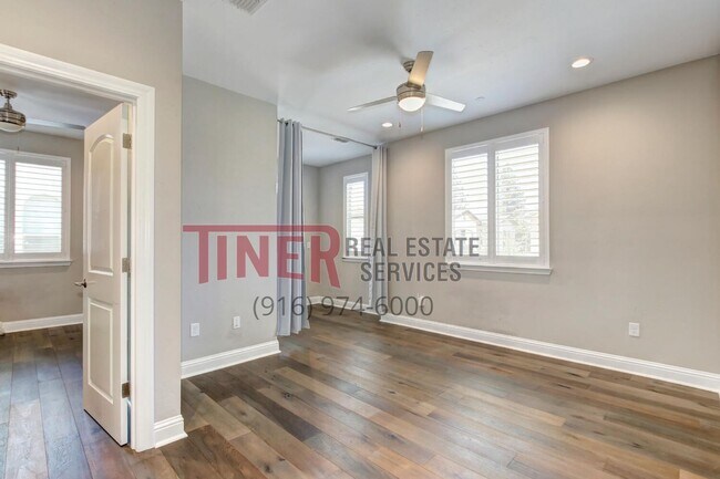 Building Photo - Huntington Sierra Oaks Gem with Fabulous A...