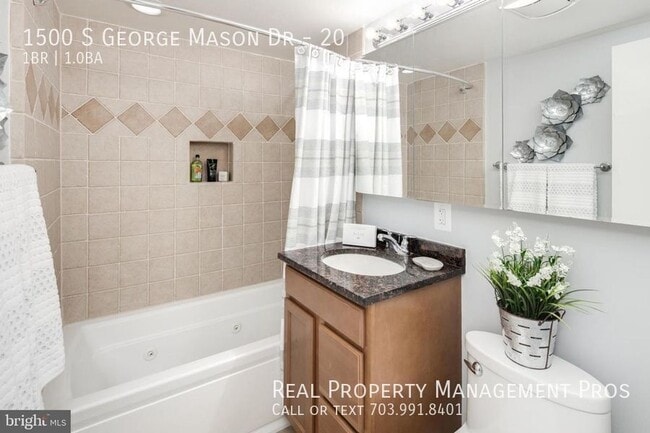 Building Photo - 1500 S George Mason Dr