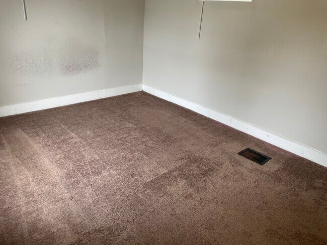 Building Photo - 506 S 18th St