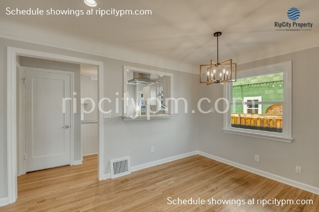 Building Photo - 2521 SE 64th Ave