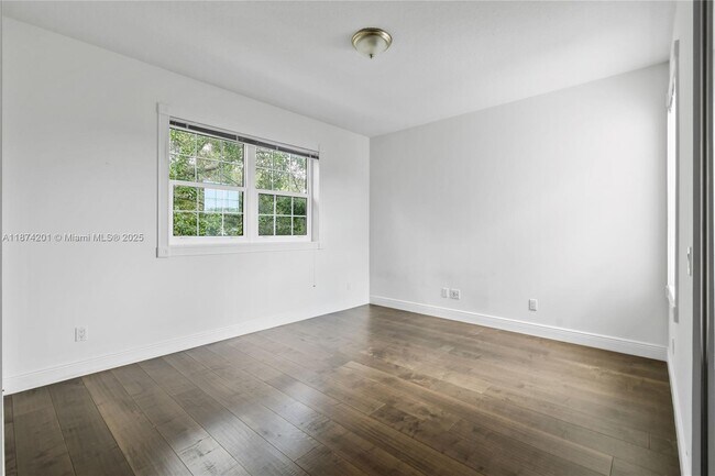 Building Photo - 118 Barbados Dr