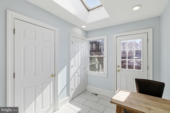 Building Photo - 3726 Stanton St