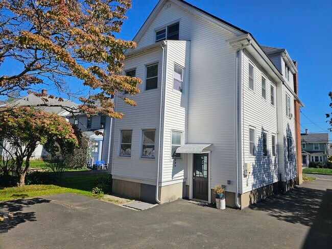 Building Photo - 29 Argyle Ave