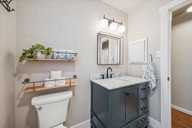 Building Photo - 2824 Meadow Brook Ct