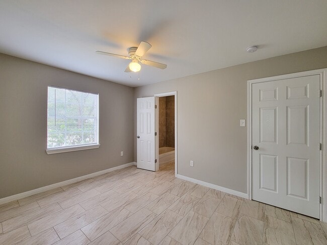 Building Photo - 3206 Lobit Dr