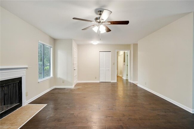 Building Photo - 2953 Torreya Way SE