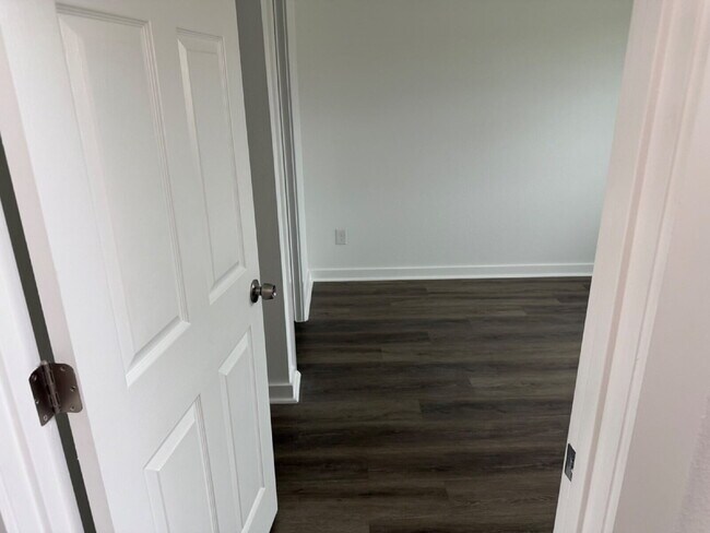 Building Photo - 7651 Oak Chase