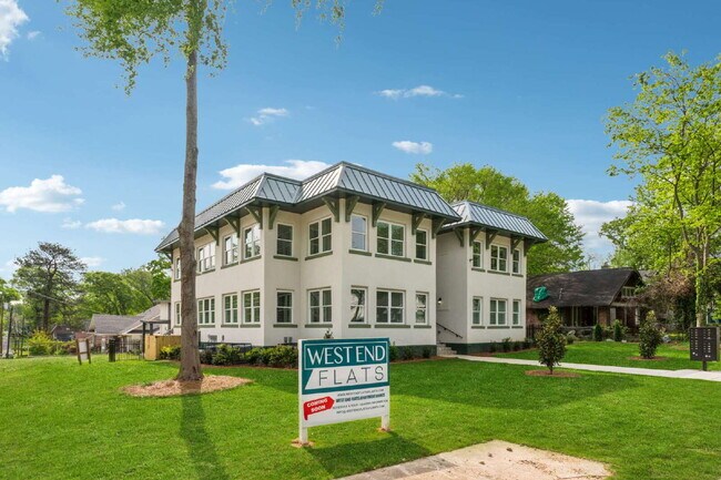 Building Photo - The Biggest & Most Private Apartment in th...