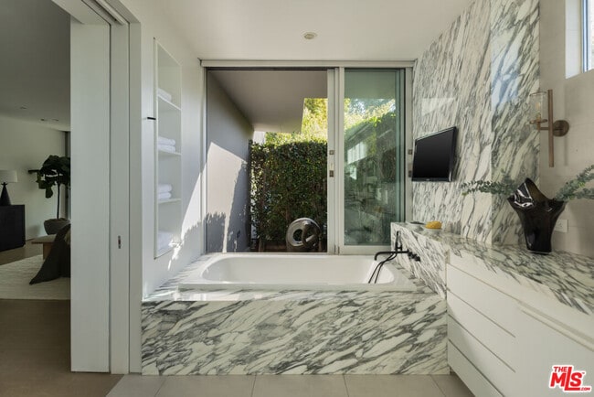 Building Photo - 1166 Angelo Dr