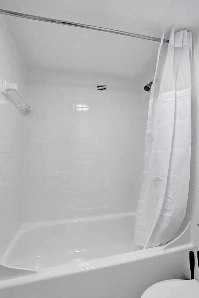 Building Photo - 777 NW 155th Ln