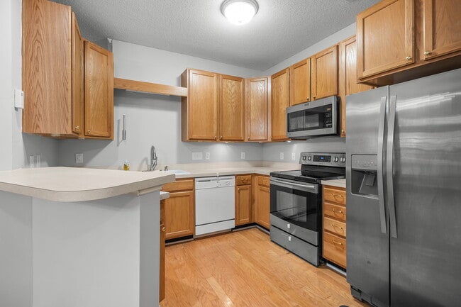 Building Photo - 3002 Greystone Pt