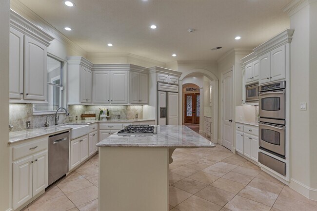 Building Photo - 94 E Bracebridge Cir