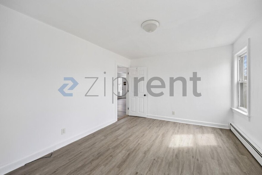 Building Photo - Unit 1 st floor