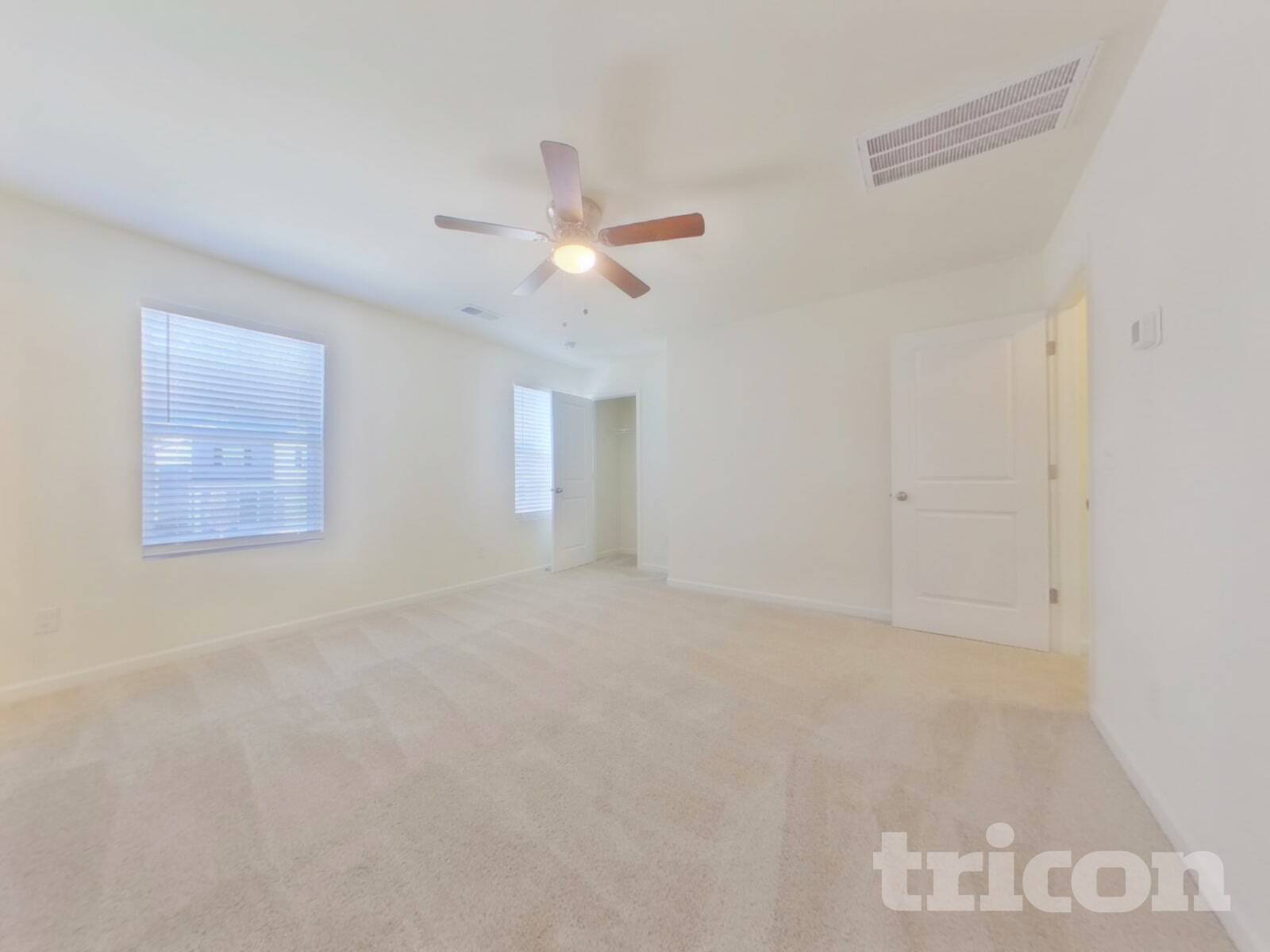 Building Photo - 1080 Crescent Moon Lp