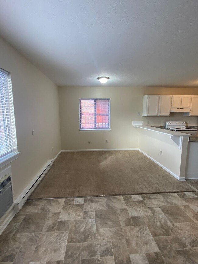 Building Photo - Norwood