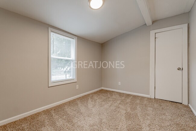 Building Photo - REDUCED! - NOW OFFERING HALF MONTH FREE OF...