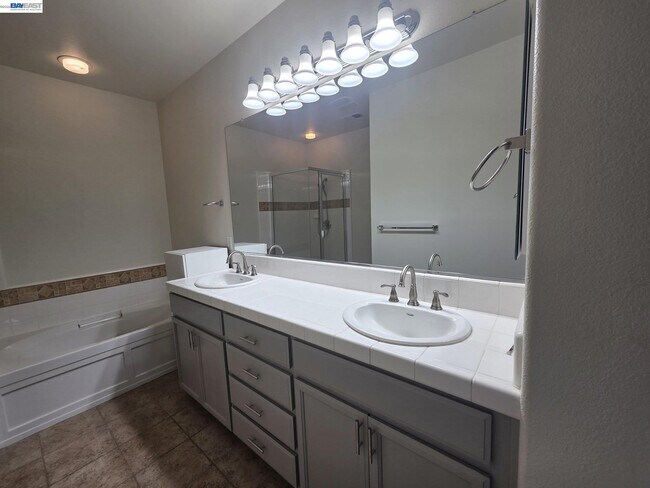 Building Photo - 3727 Whitworth Dr