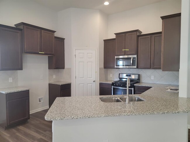 Building Photo - 612 Little Draw Ln