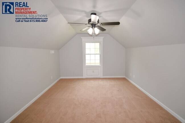 Building Photo - Amazing 4 bd 3 bath home! Fenced in yard, Attached garage and Bonus room, washer and dryer included!