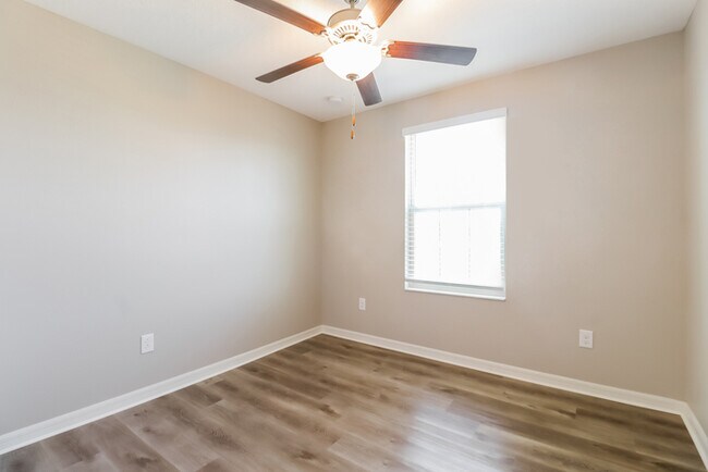 Building Photo - 10251 Boggy Moss Dr