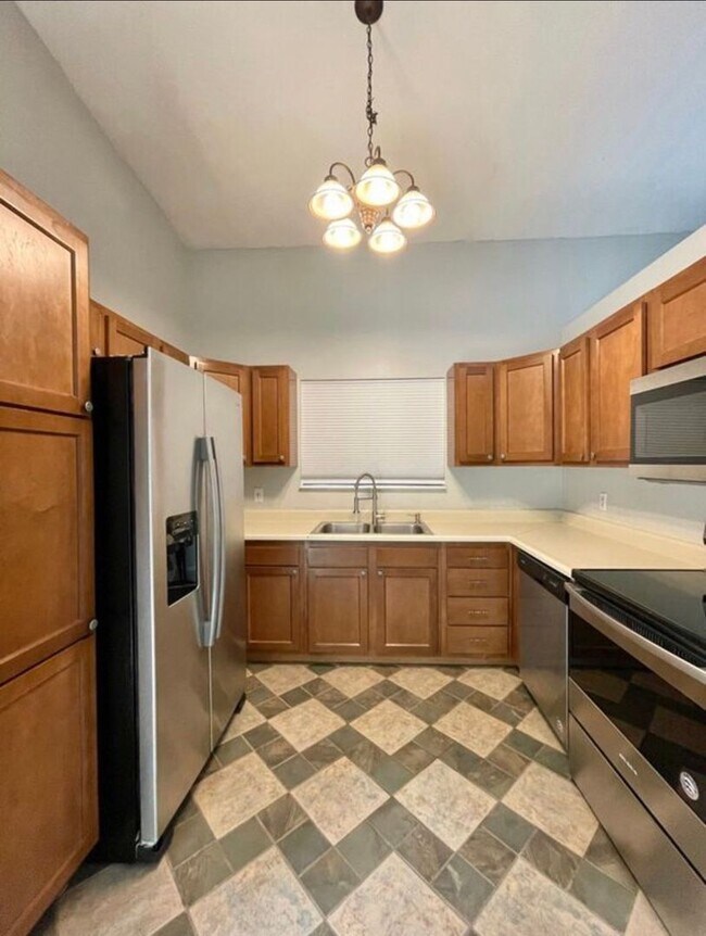 Building Photo - 2313 Centennial Ct E