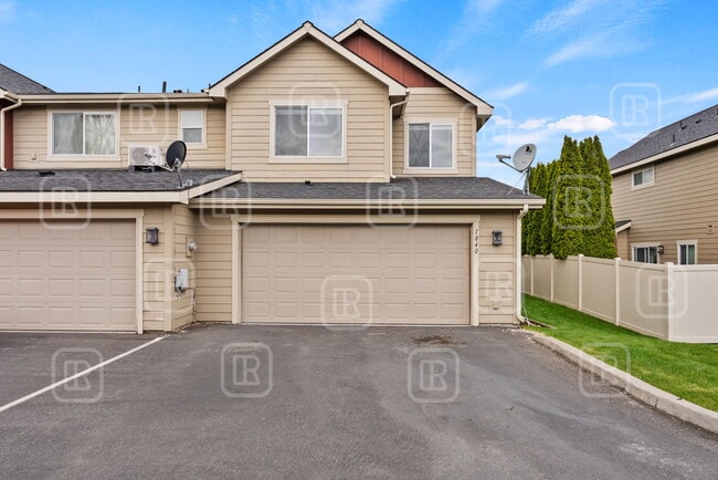 Building Photo - 1840 N Willamette Rd