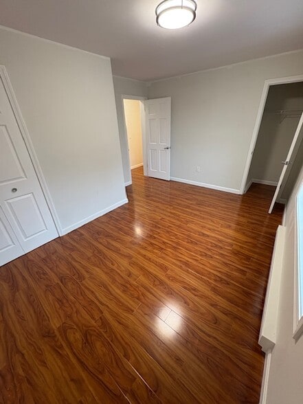 Building Photo - 33 Home St