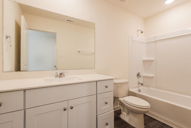 Building Photo - 440 Harlow Dr