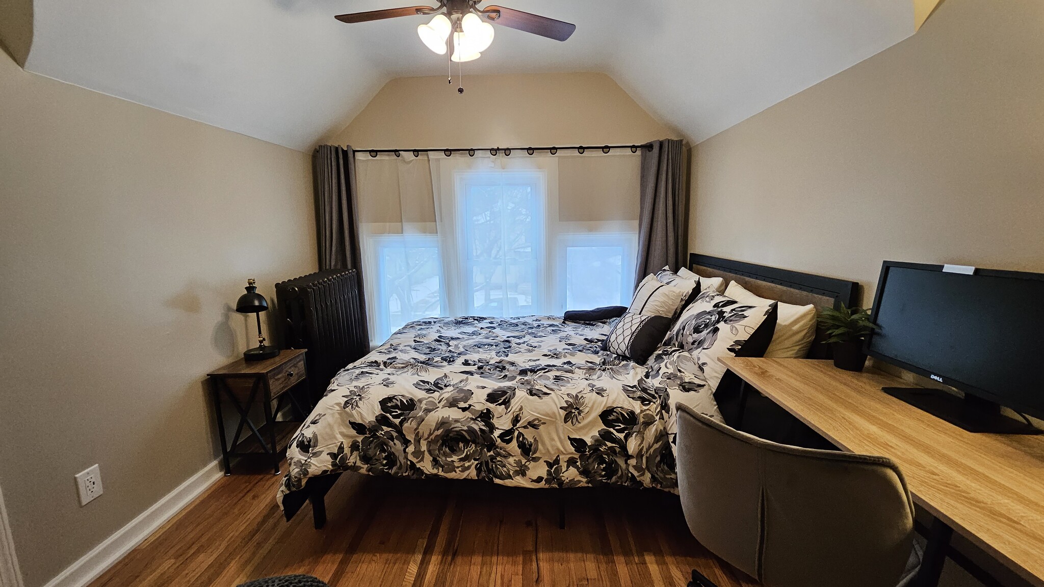 Hardwood Floors and Stylish Finishes - 1901 -2301 Fillmore Street NE Minneapolis, MN 55418