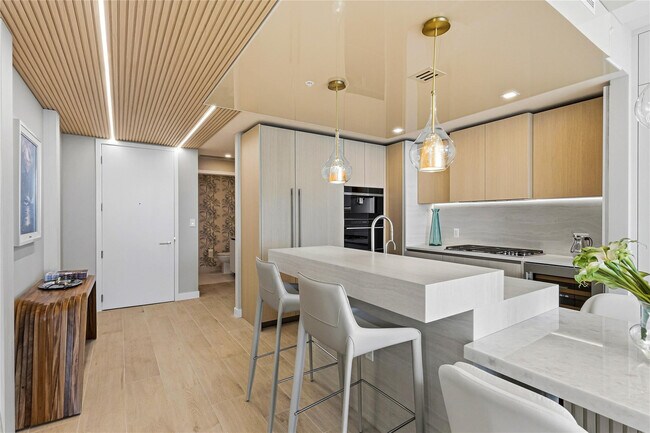 Building Photo - 900 N Ocean Blvd