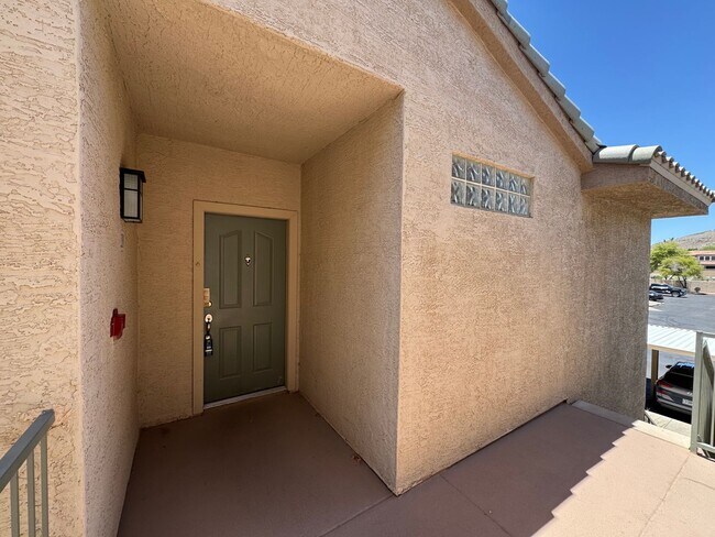 Building Photo - Cozy Condo in Ahwatukee