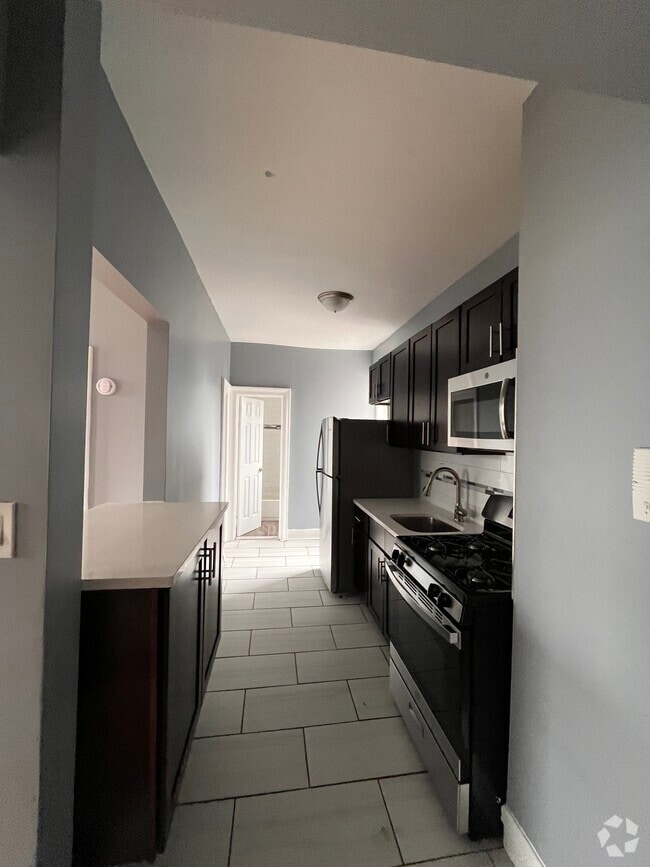 Building Photo - 149 Zabriskie St