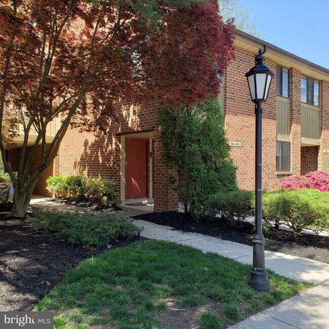 Building Photo - 102 Cypress Point Cir