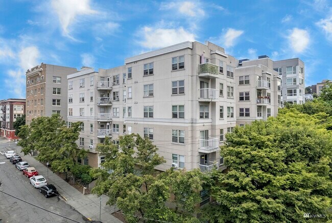 Building Photo - 506 E Howell St