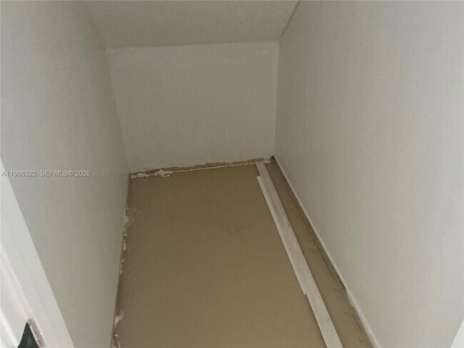 Building Photo - 501 Gardens Dr