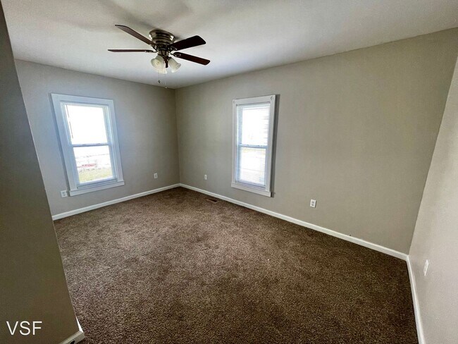 Building Photo - 3 br, 1 bath House - 328 Morehead St.